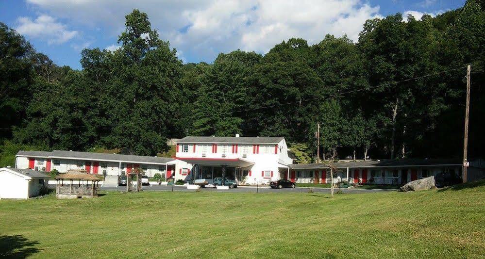 Colony House Motel Waynesboro Exterior photo